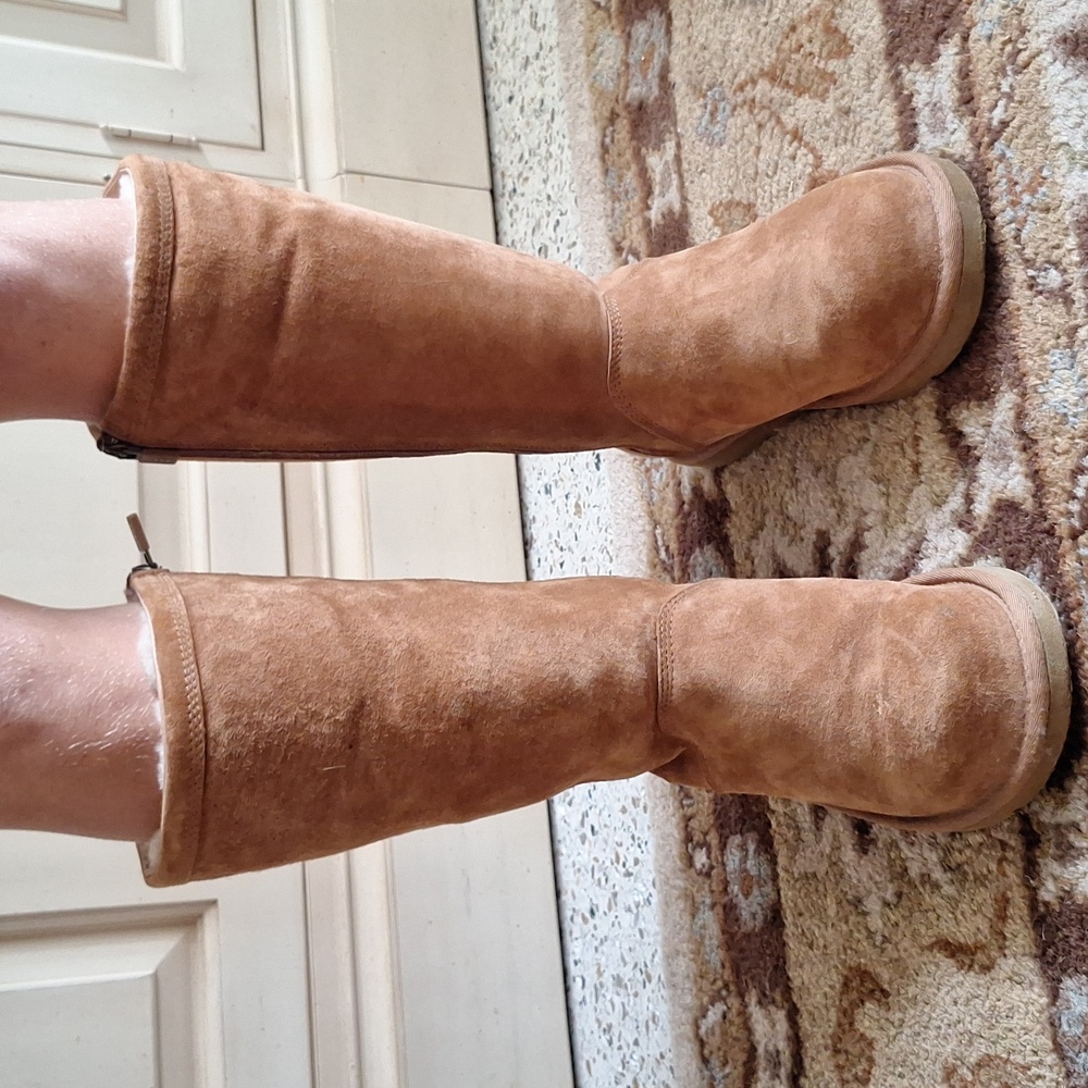 UGG Australia, Kenly 1890 tall chestnut size 6 us